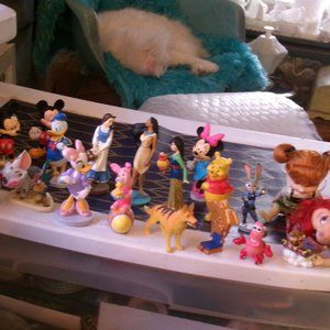 lot of 21 Disney toy figures